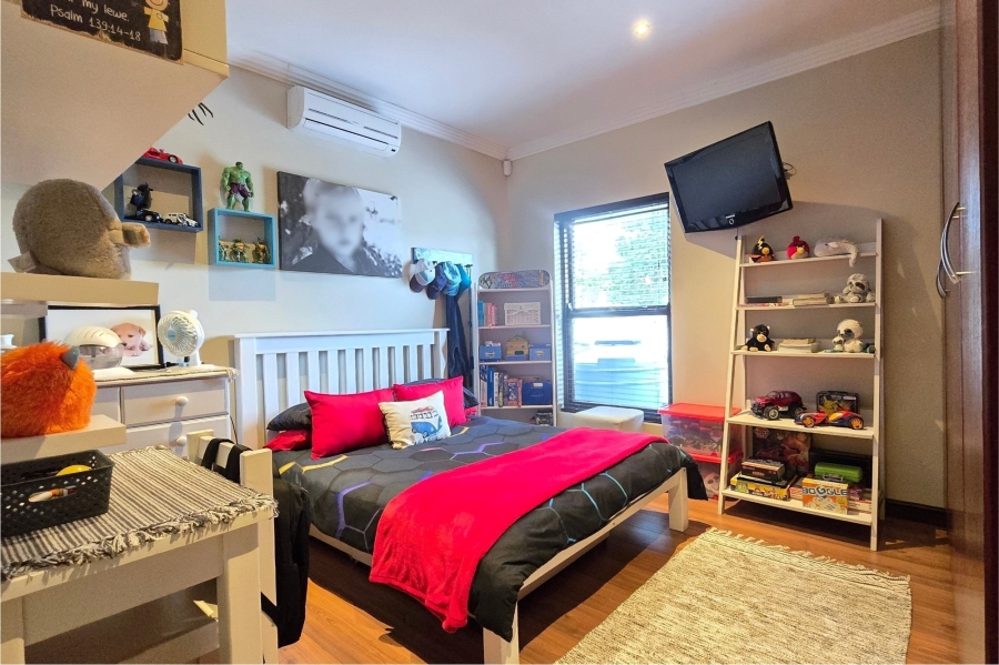 3 Bedroom Property for Sale in Graanendal Western Cape